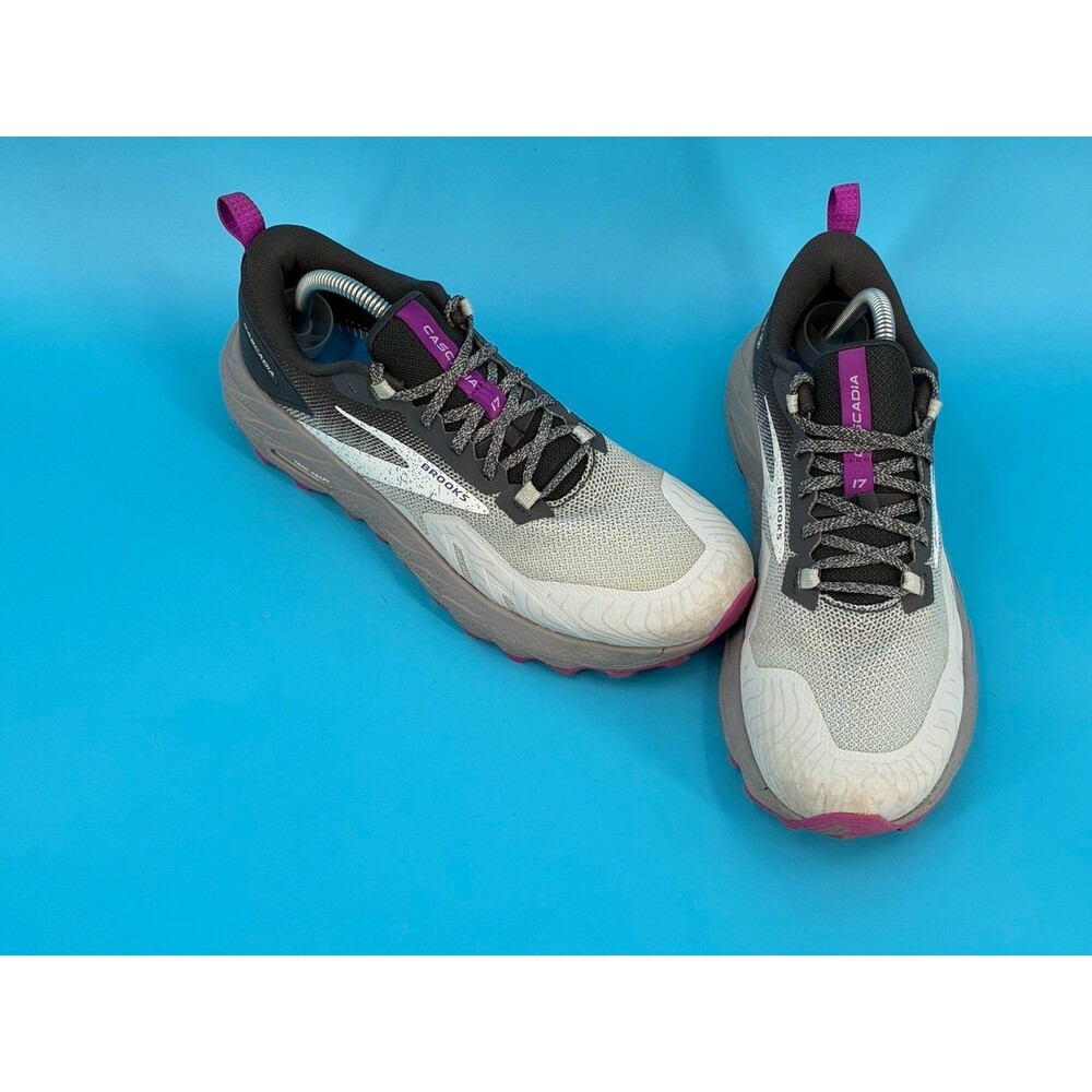 Brooks Cascadia 17 Women’s Size 10 B Trail Running Shoes Oyster Purple